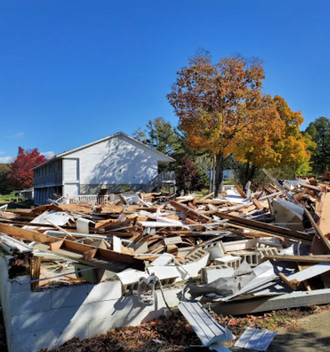 Lakeside Inn - Demolition (newer photo)